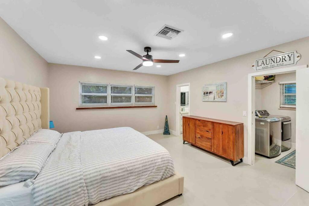 Villa Rare Hidden Getaway Heated Pool 1.5 Acres! Sleeps 16 Fort Lauderdale Exterior foto