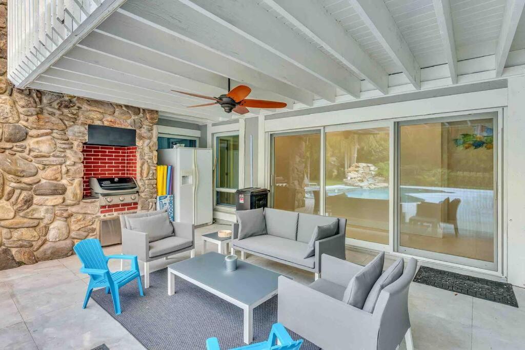 Villa Rare Hidden Getaway Heated Pool 1.5 Acres! Sleeps 16 Fort Lauderdale Exterior foto
