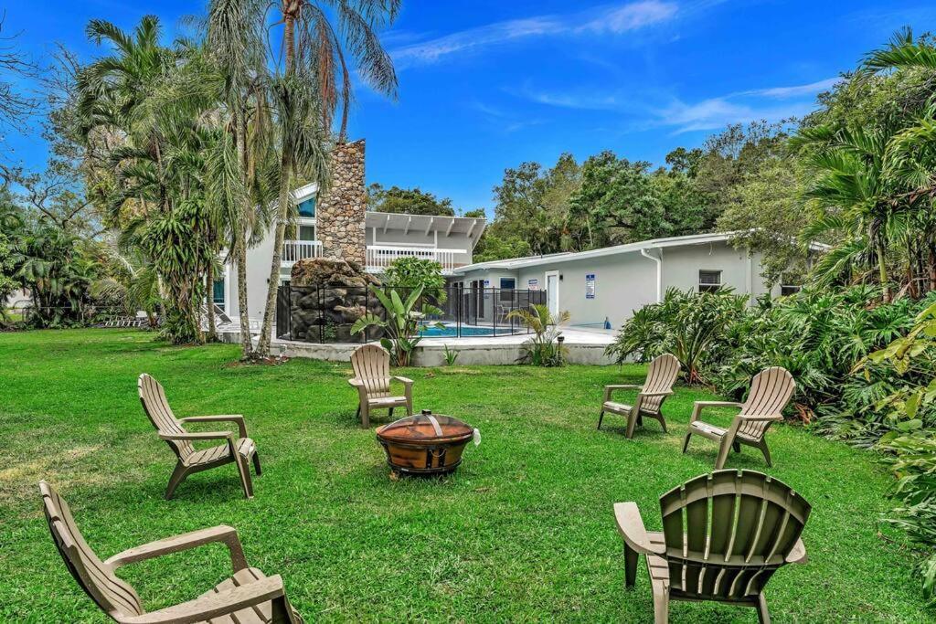 Villa Rare Hidden Getaway Heated Pool 1.5 Acres! Sleeps 16 Fort Lauderdale Exterior foto