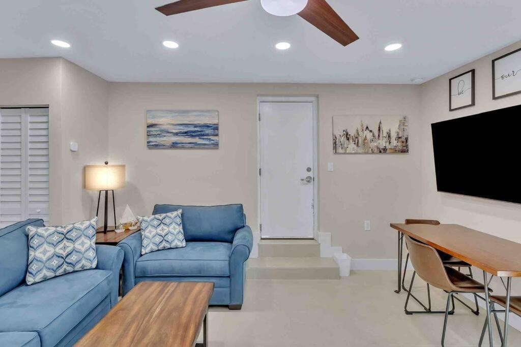 Villa Rare Hidden Getaway Heated Pool 1.5 Acres! Sleeps 16 Fort Lauderdale Exterior foto