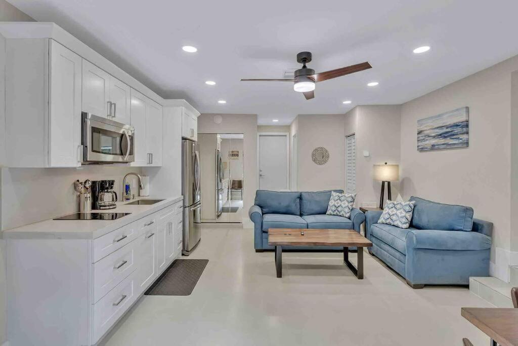 Villa Rare Hidden Getaway Heated Pool 1.5 Acres! Sleeps 16 Fort Lauderdale Exterior foto
